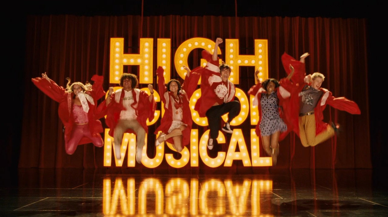 High School Musical 3: Senior Year (2008) Hindi Dubbed backdrop