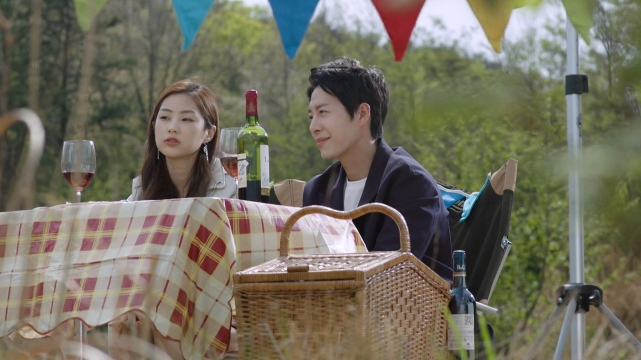 A Rainha do Mistério backdrop