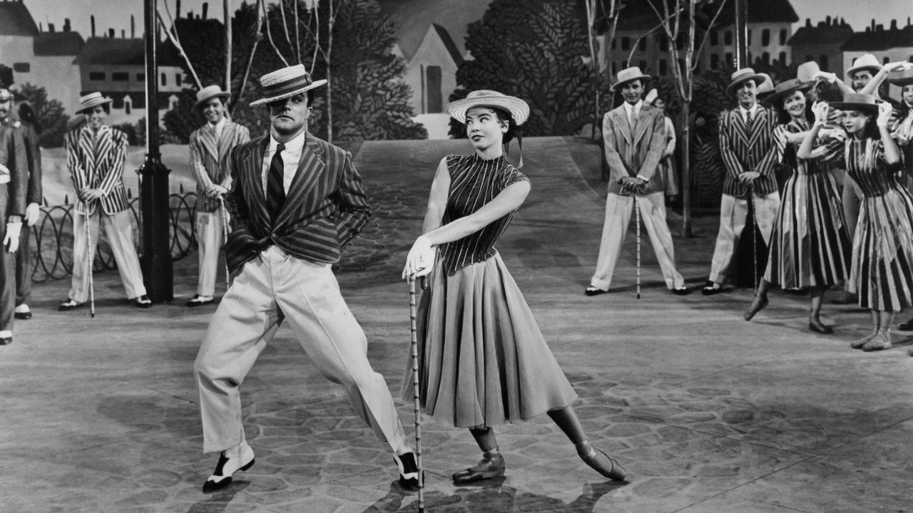 An American in Paris background 22