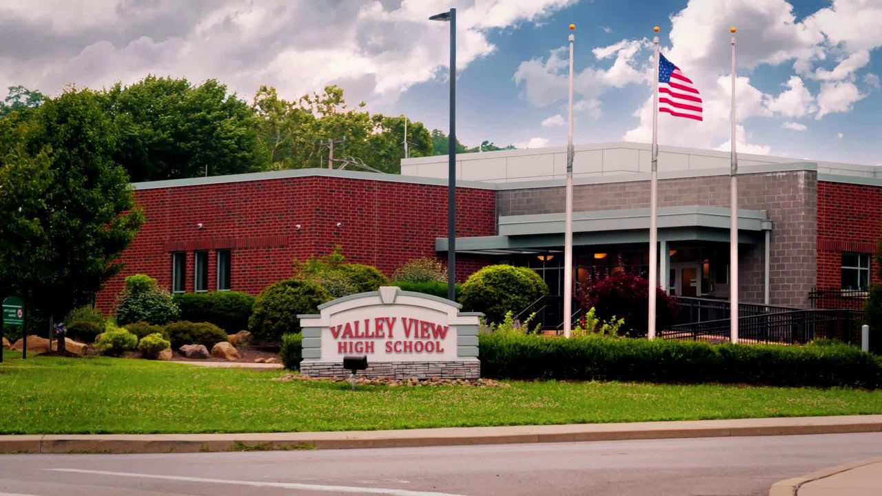 The Villains of Valley View - Season 2 Episode 4 : Overnight Success