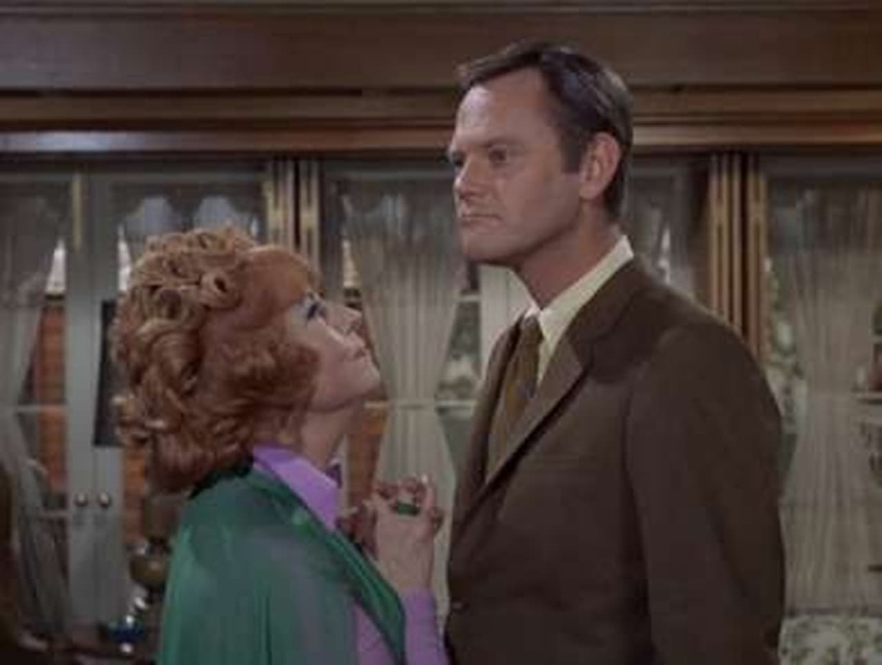 Bewitched - Season 6 Episode 29 : Turn on the Old Charm