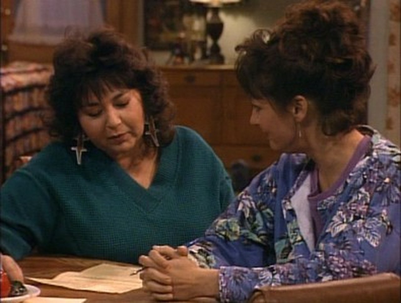 Roseanne - Season 1 Episode 20 : Toto, We're Not in Kansas Anymore