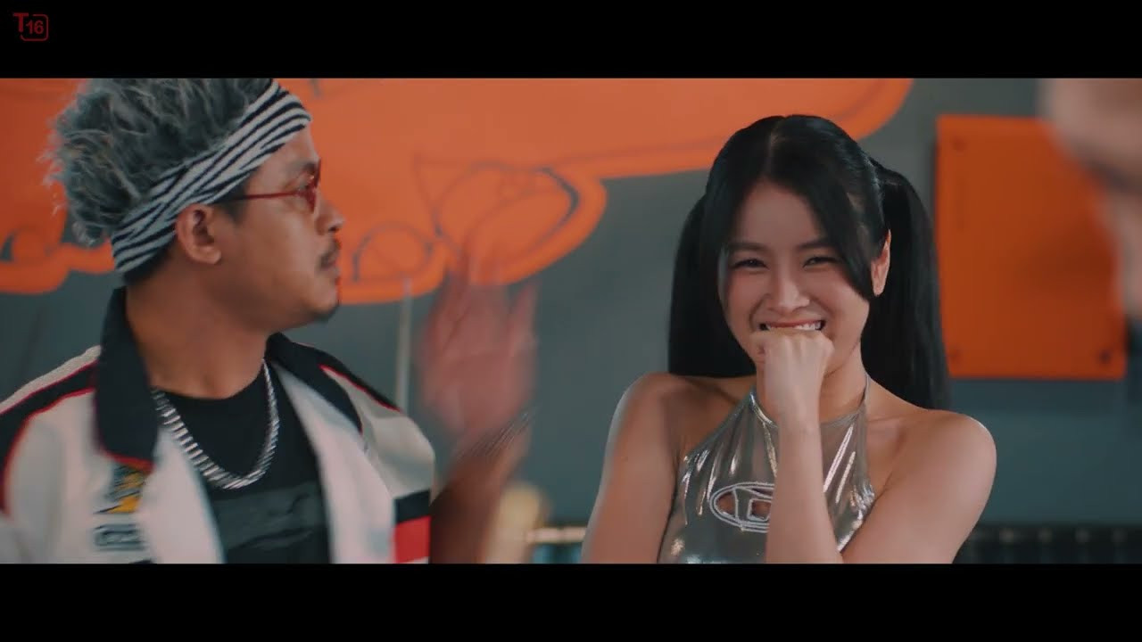 Vi Cá Tiền Truyện - Cá Con Vượt Biển Lớn