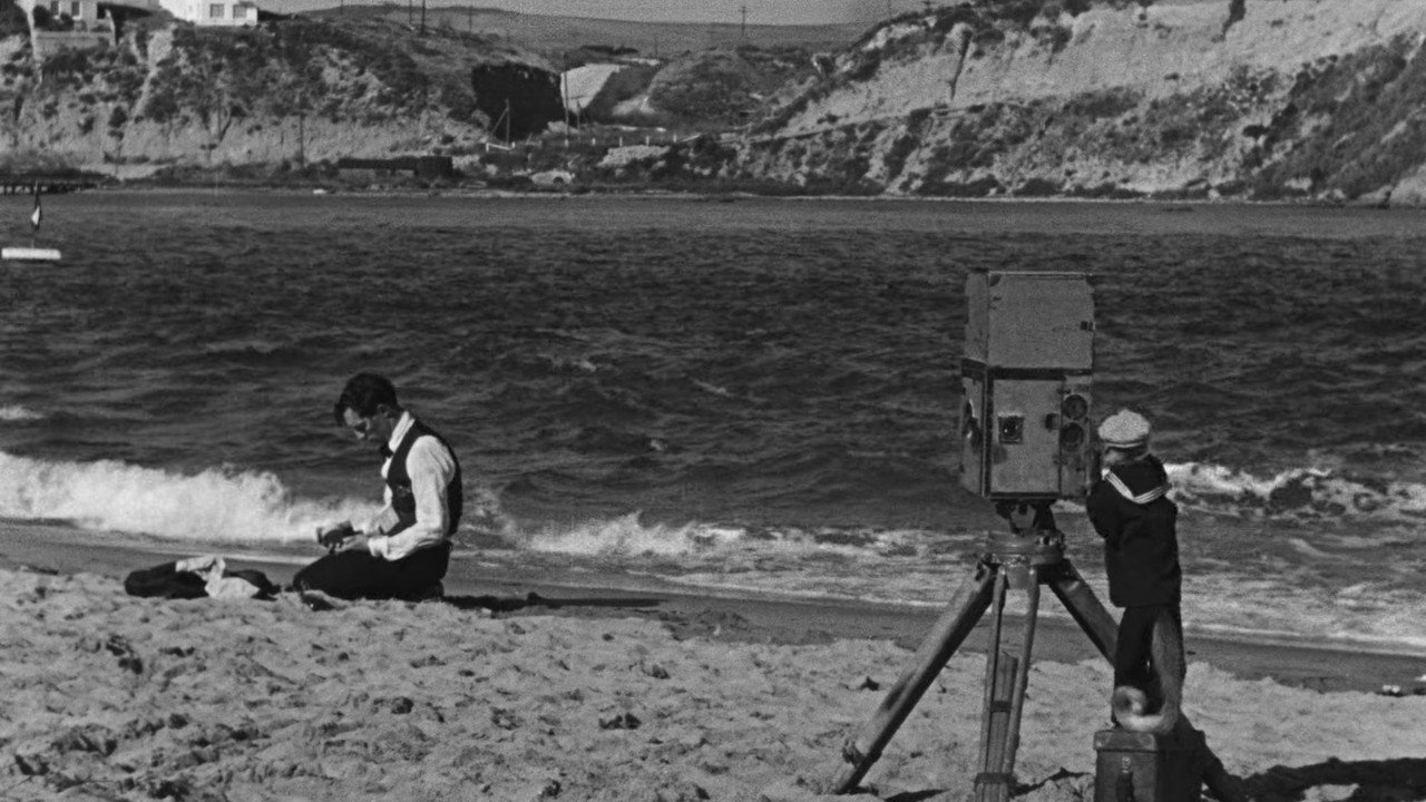 The Cameraman background 61