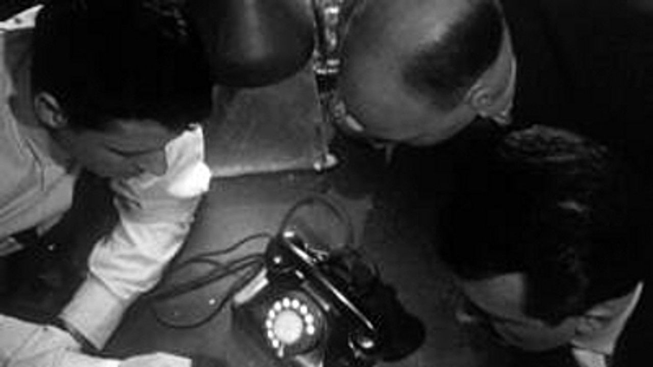 Leclerc enquête — L'Inconnu du téléphone