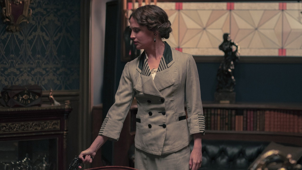 Irma Vep (2022) trailer