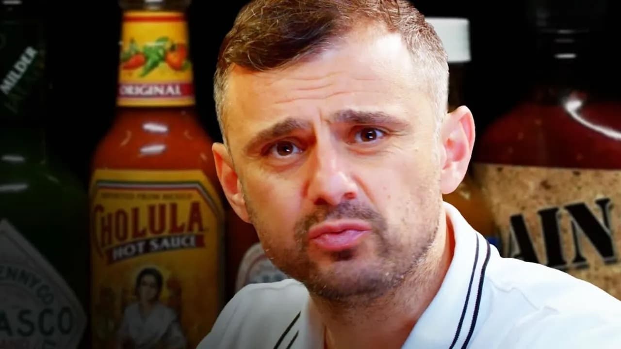 Hot Ones - Season 4 Episode 13 : Gary Vaynerchuk Tests His Mental Toughness While Eating Spicy Wings