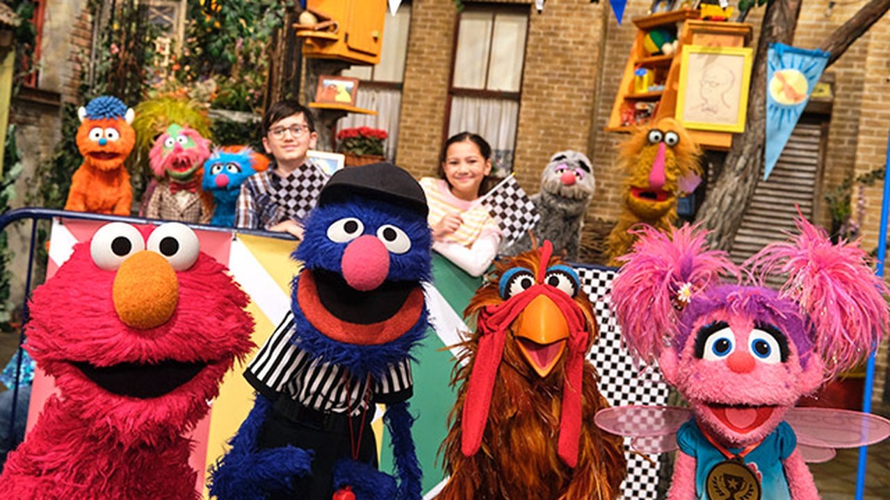 Sesame Street - Season 56 Episode 1 : Elmo Runs the Race