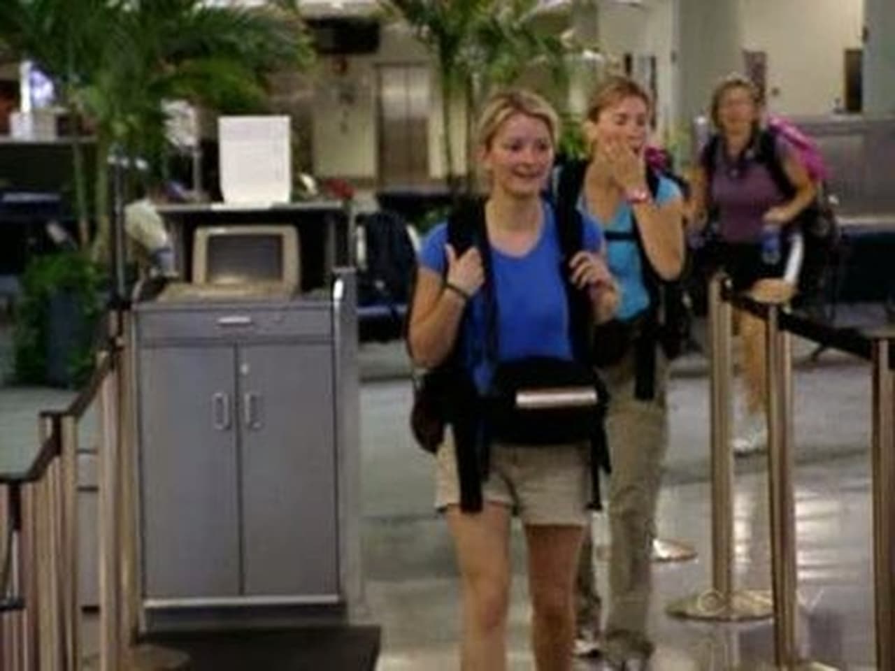 The Amazing Race - Season 8 Episode 5 : We're Getting Out of the Country, Girls