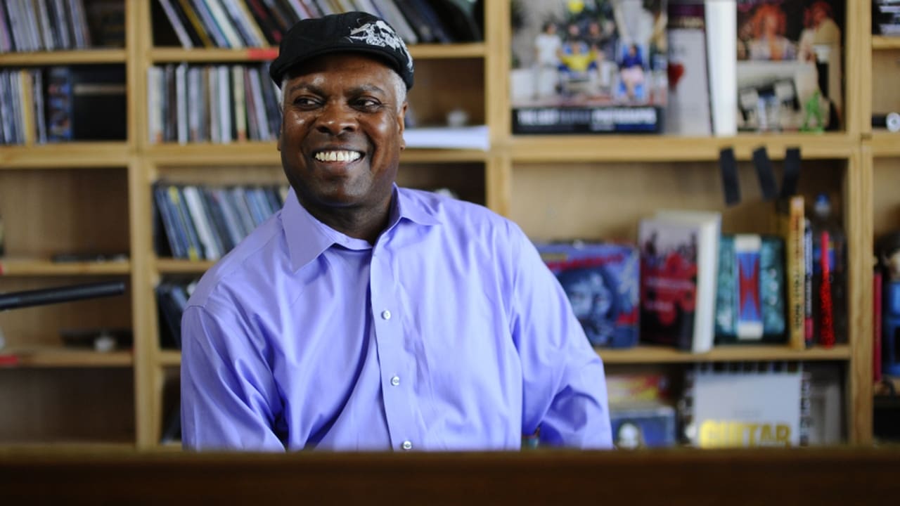 NPR Tiny Desk Concerts - Season 4 Episode 25 : Booker T. Jones