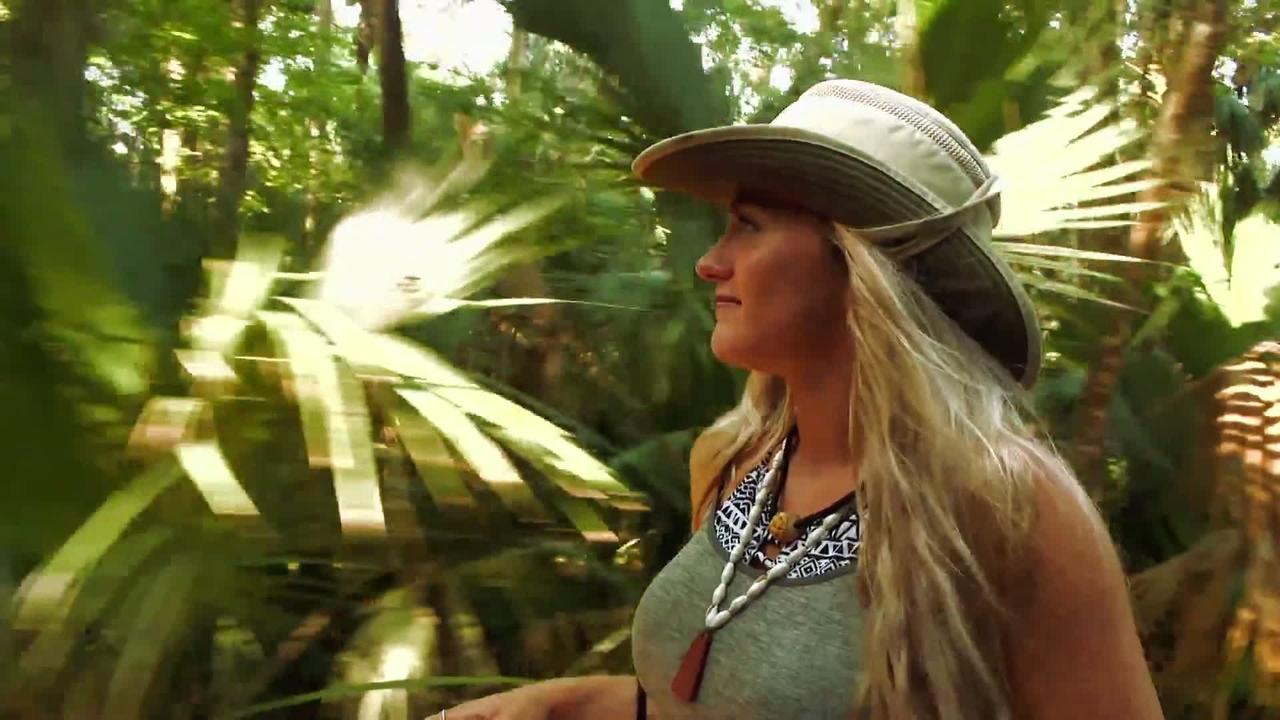 Naked and Afraid - Season 10 Episode 11 : Stalked on All Sides