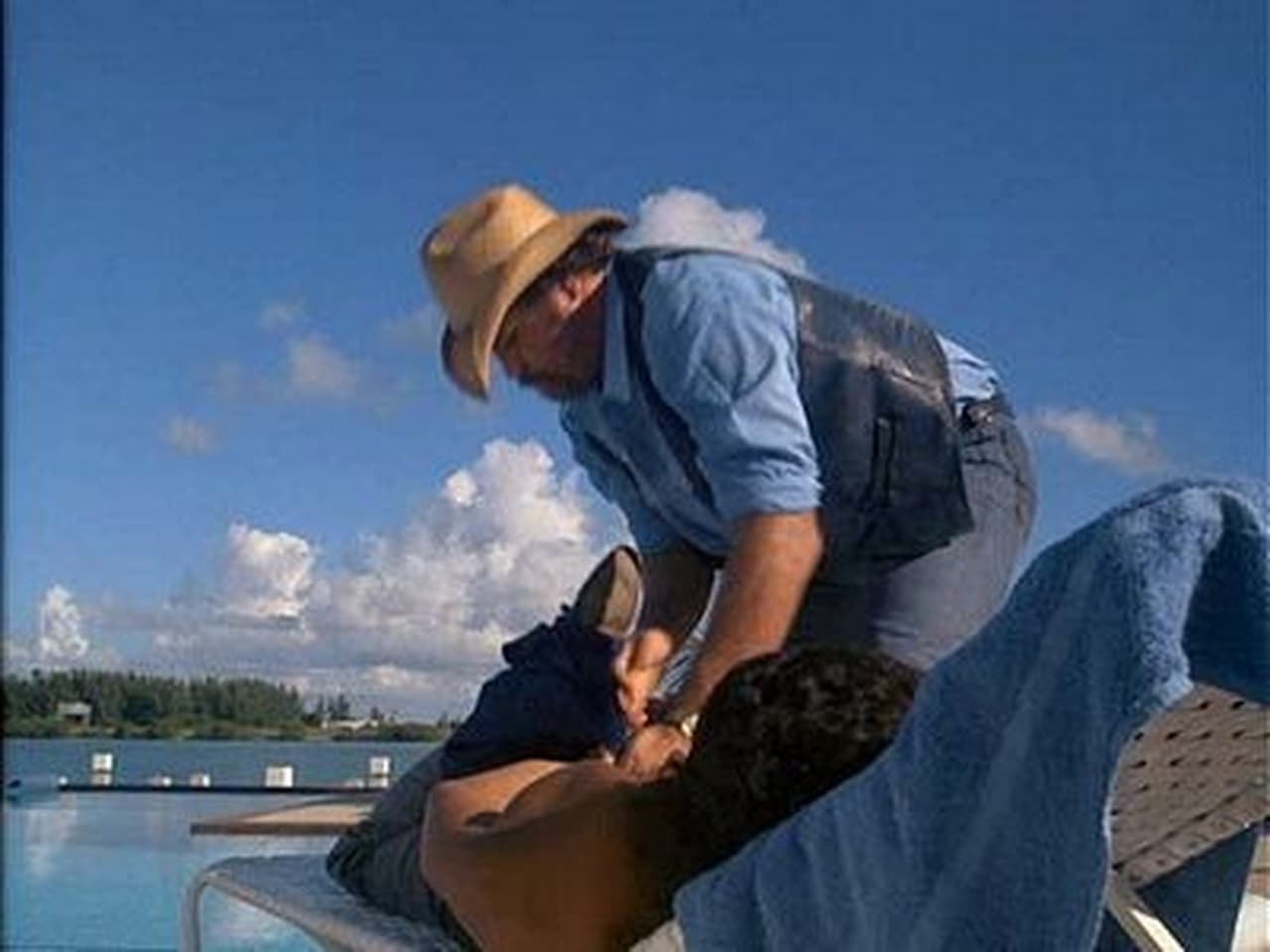 Miami Vice - Season 3 Episode 12 : Down for the Count (1)