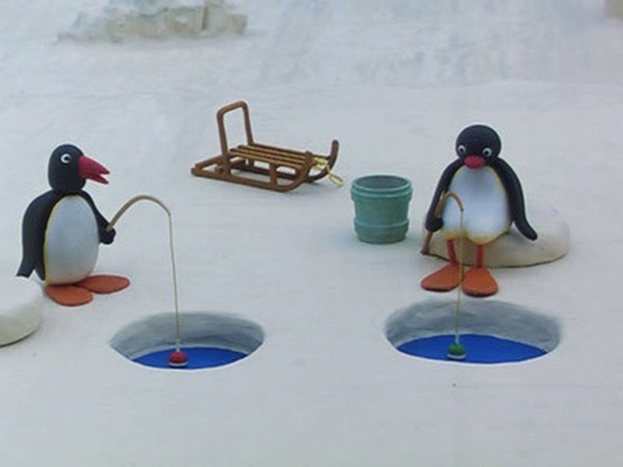 Pingu - Season 3 Episode 18 : Pingu has a Fishing Competition