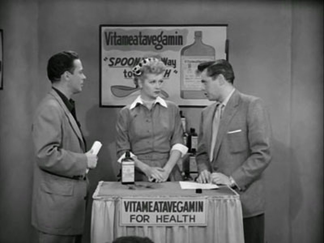I Love Lucy - Season 1 Episode 30 : Lucy Does a TV Commercial