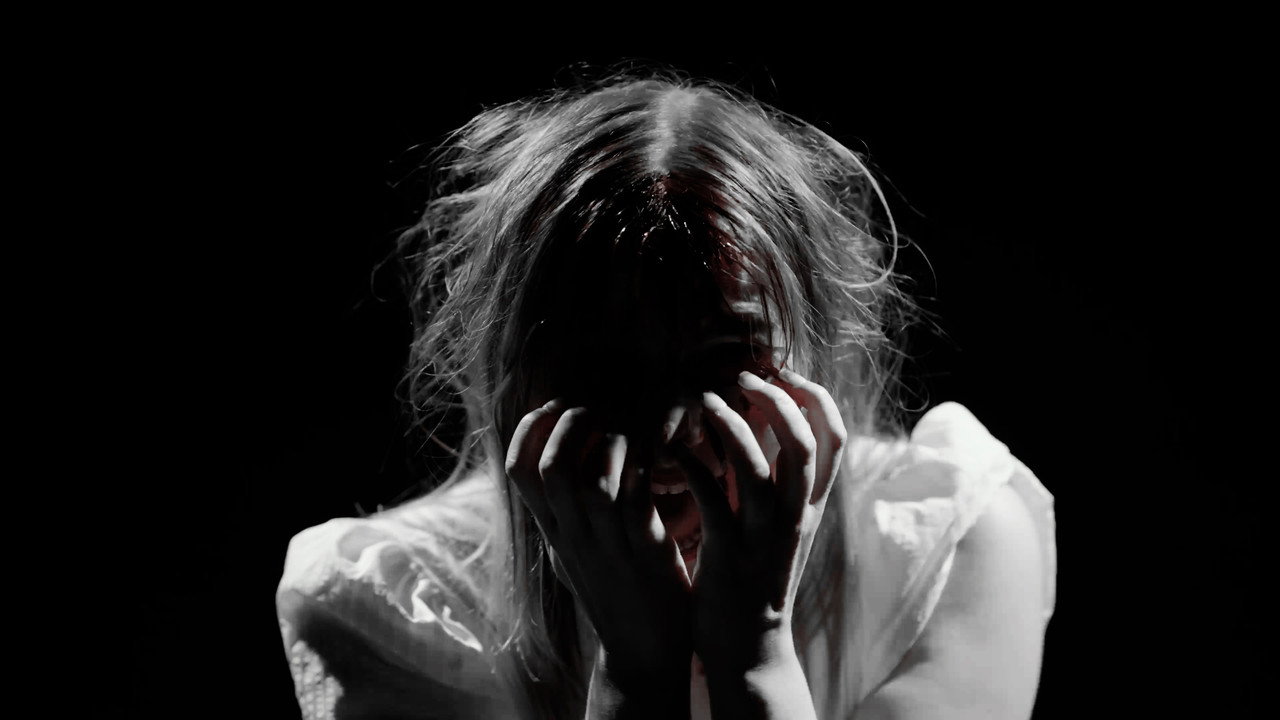 Nightingale still 4