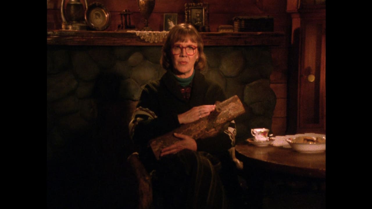 Twin Peaks - Season 0 Episode 46 : Log Lady Introduction - S01E08
