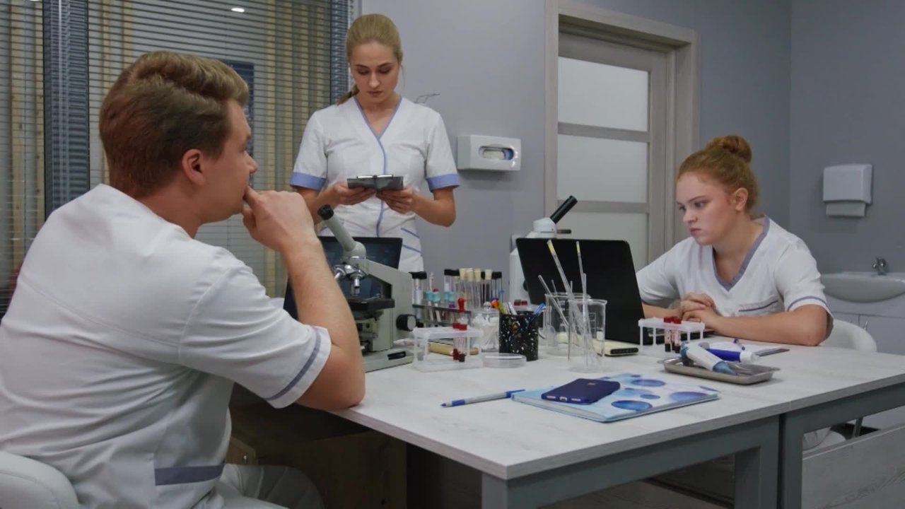 Female Doctor. New Life - Season 1 Episode 36 : Episode 36