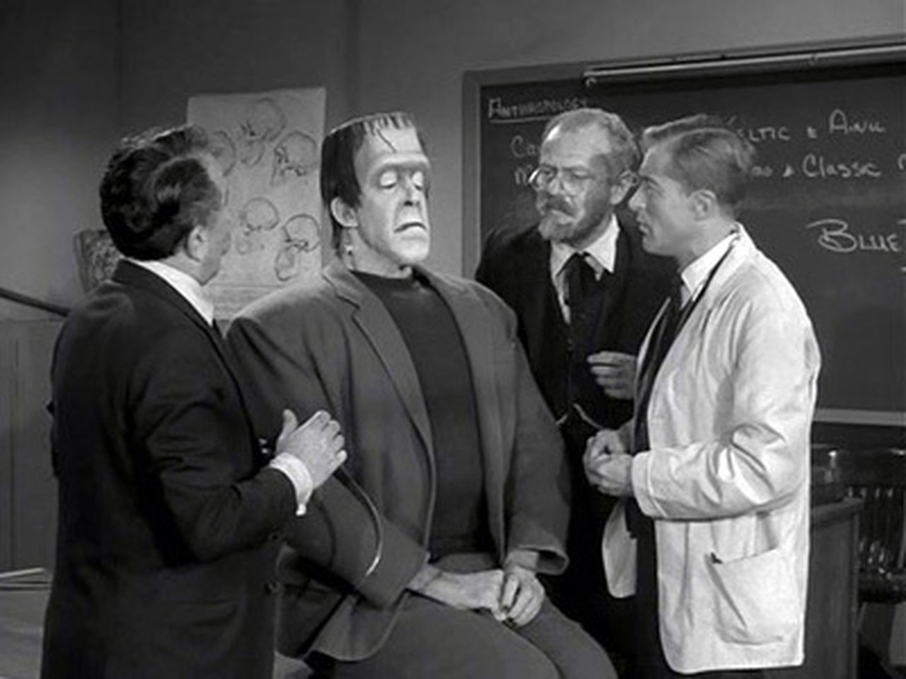 The Munsters - Season 2 Episode 25 : Prehistoric Munster