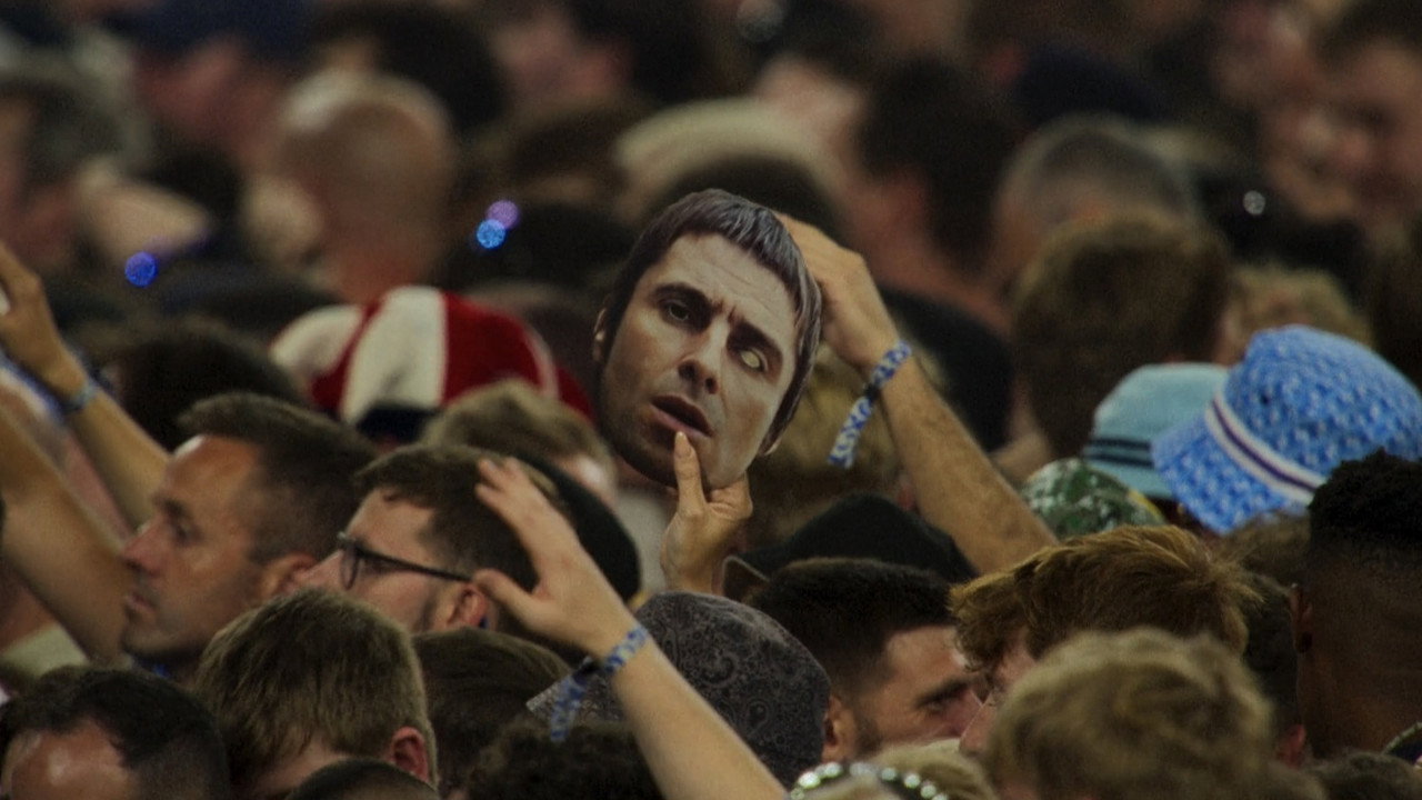 Oasis: Don't Look Back in Anger background 44
