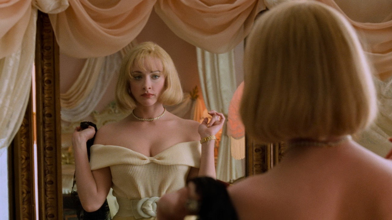Addams Family Values background 91