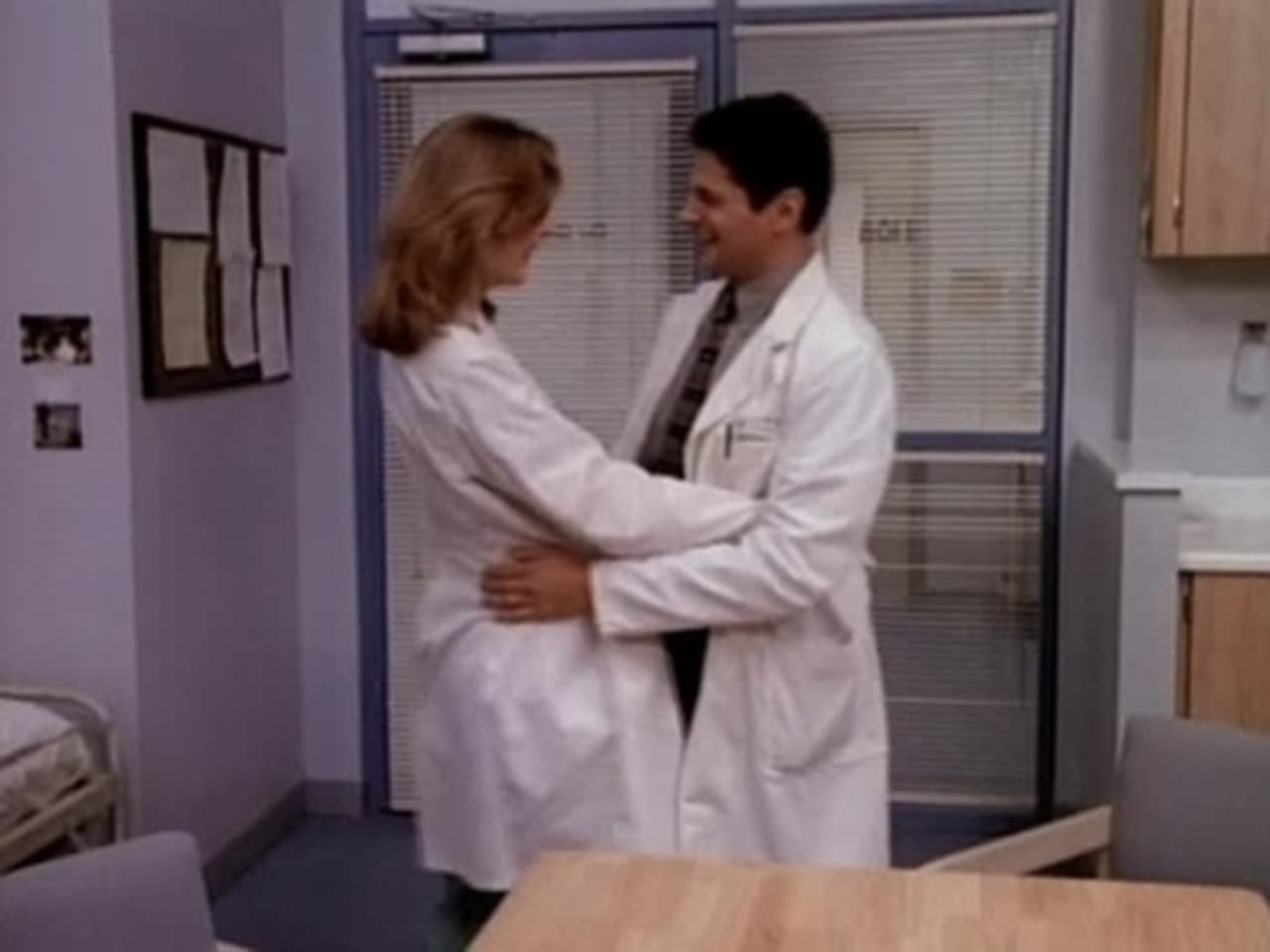 Melrose Place - Season 3 Episode 24 : Love and Death 101
