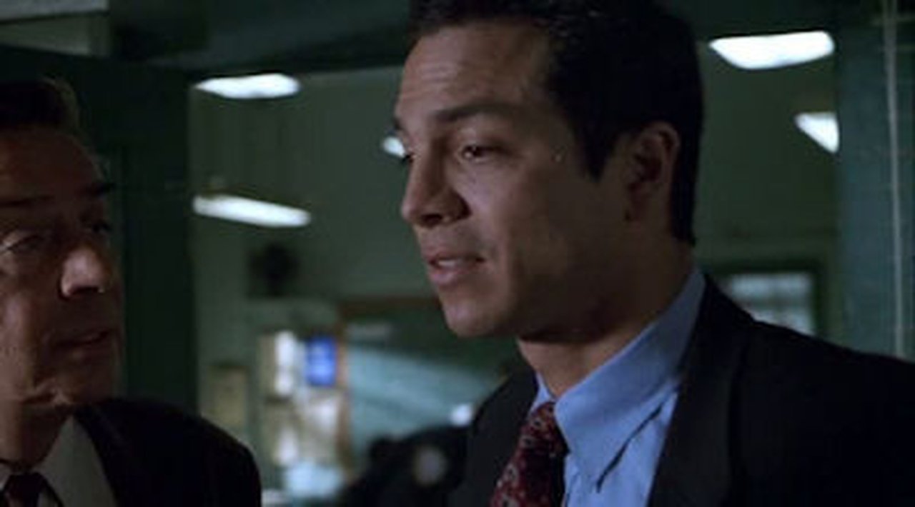 Law & Order - Season 7 Episode 19 : Double Down