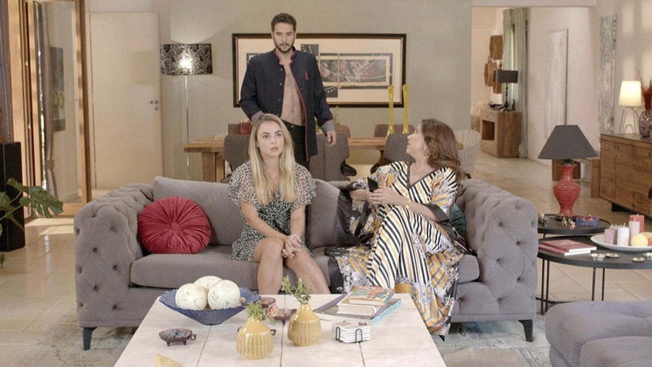 Σε Ξένα Χέρια — Épisode 23