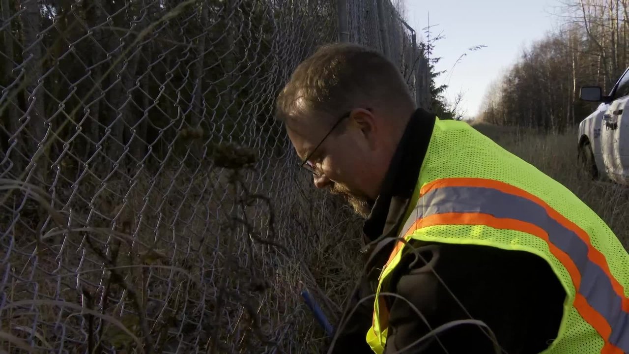 Ice Airport Alaska - Season 1 Episode 1 : Winter is Coming