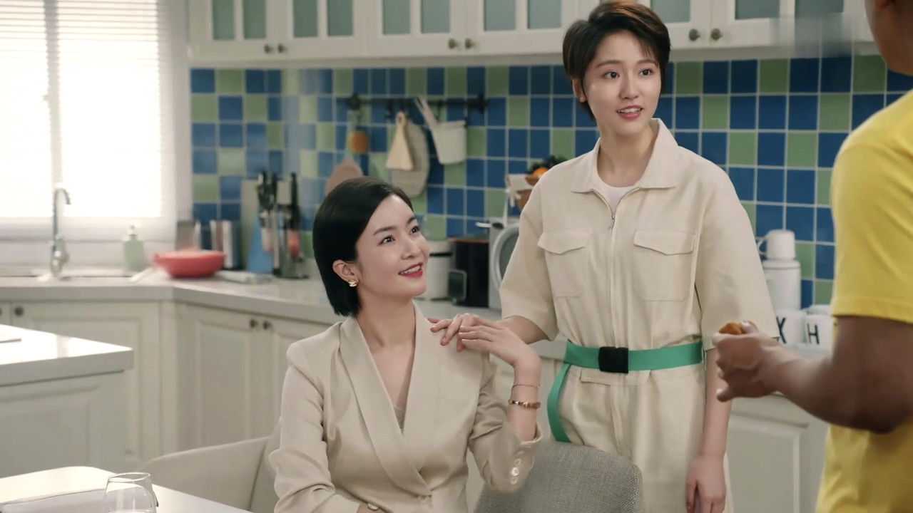 爱情公寓 — Épisode 33