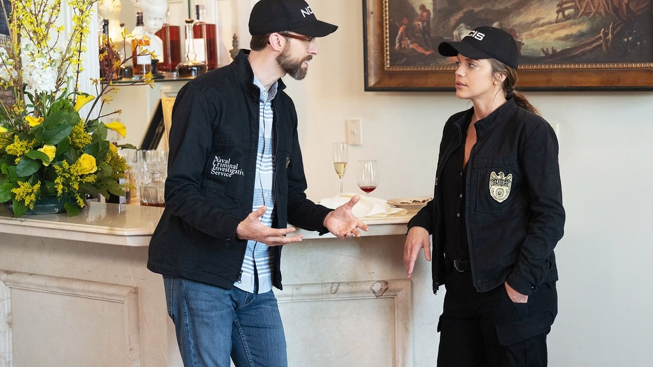 NCIS: New Orleans - Season 5 Episode 19 : A House Divided