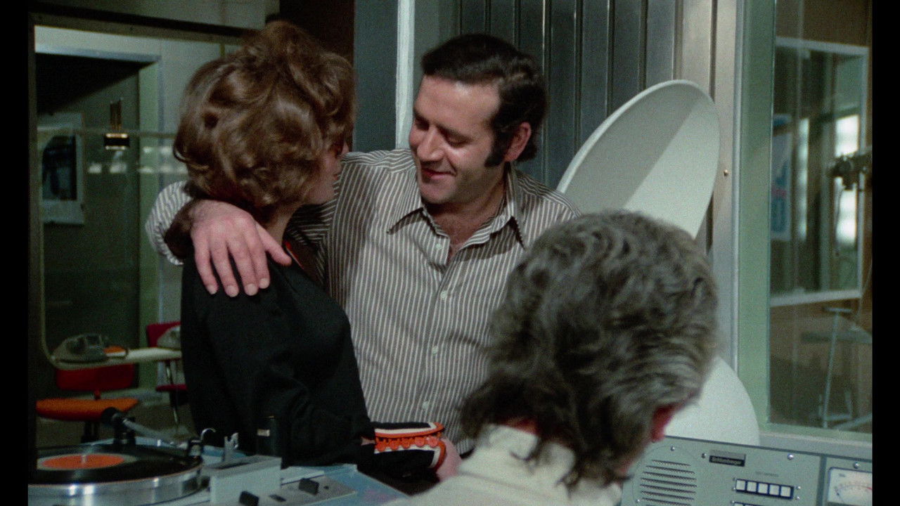 Everybody He Is Nice, Everybody He Is Beautiful backdrop