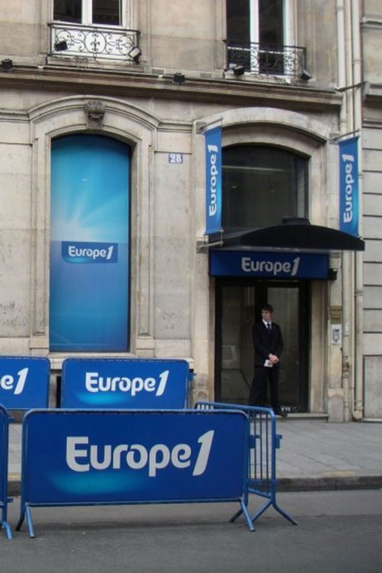 Le 26bis - Europe 1 Backdrop