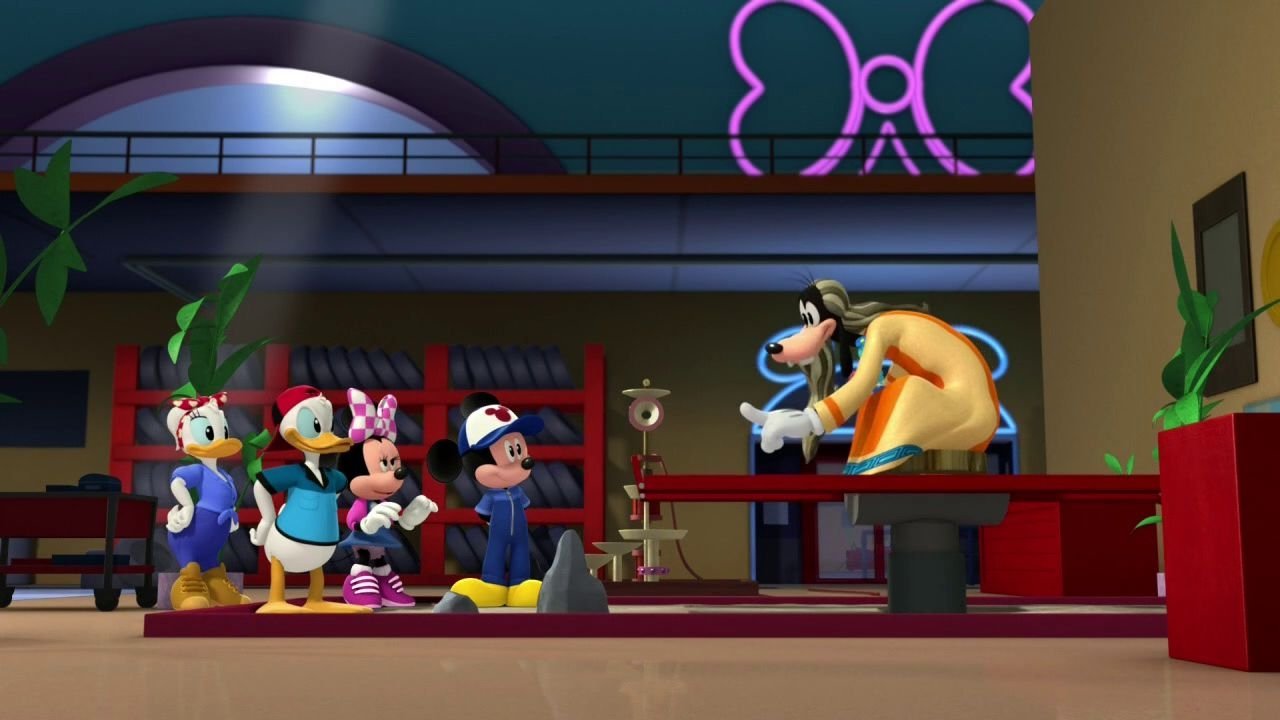 Mickey and the Roadster Racers - Season 1 Episode 17 : Guru Goofy