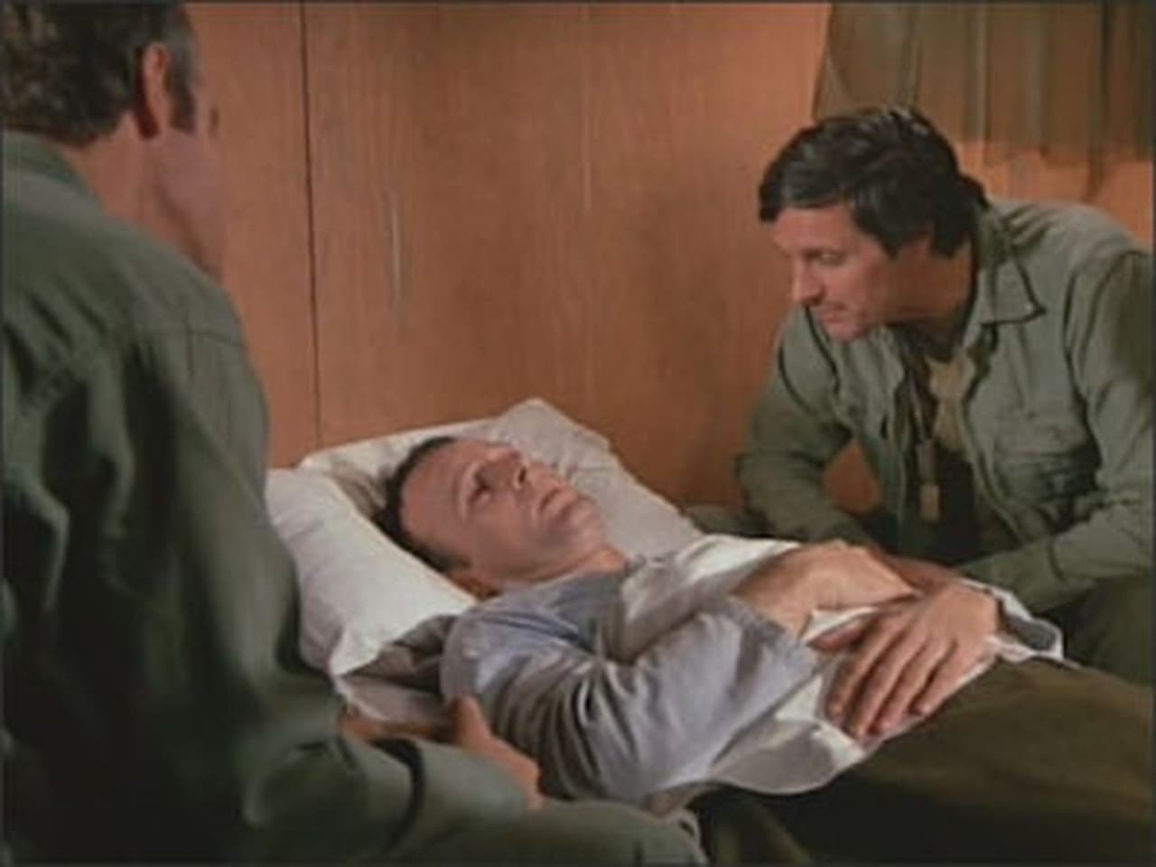 M*A*S*H - Season 4 Episode 12 : Soldier of the Month