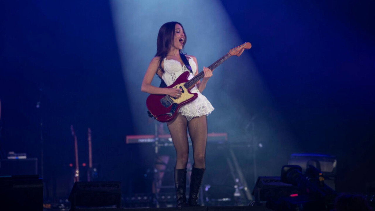 Olivia Rodrigo: Live At Glastonbury 2025 still 5