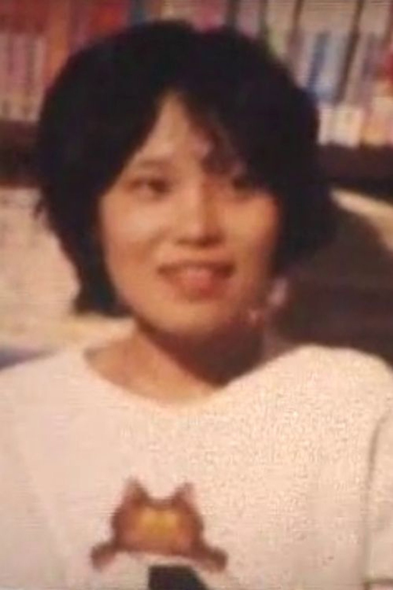 HIROMI - Pulling hairs Backdrop