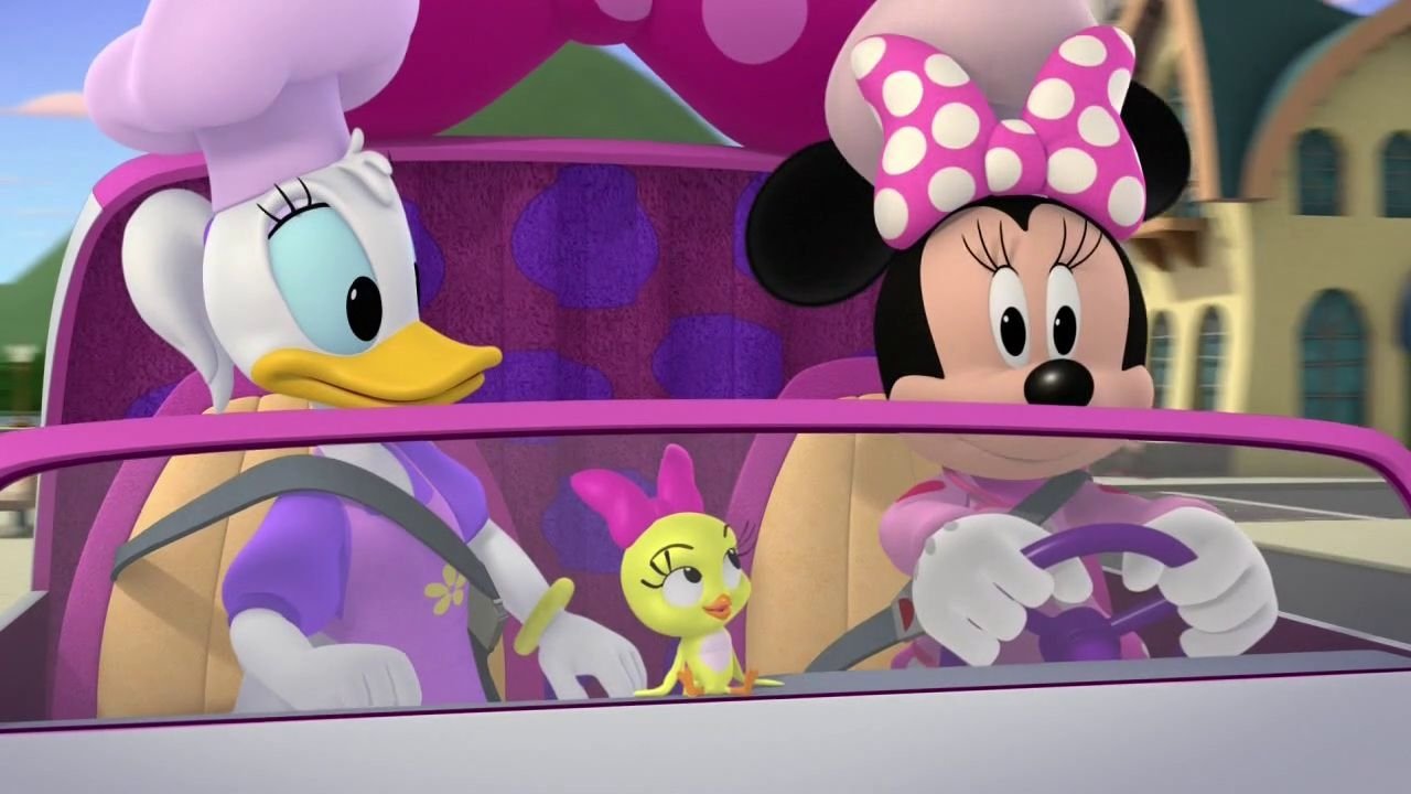 Mickey and the Roadster Racers - Season 1 Episode 16 : Happy Birthday Helpers!