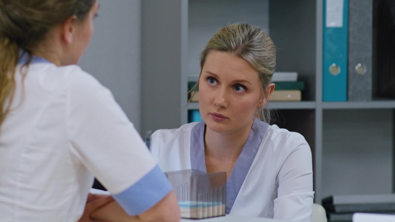 Female Doctor. New Life - Season 1 Episode 27 : Episode 27