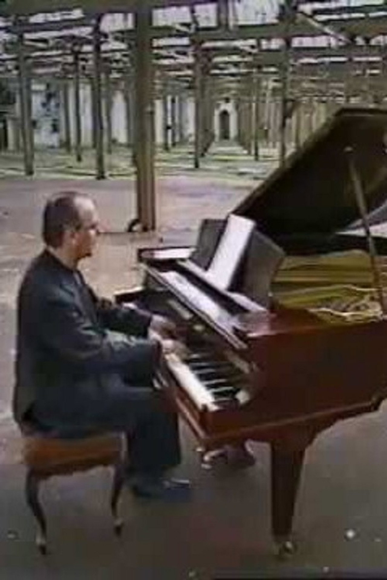 Erik Satie: Things Seen to the Right and the Left filmaffisch