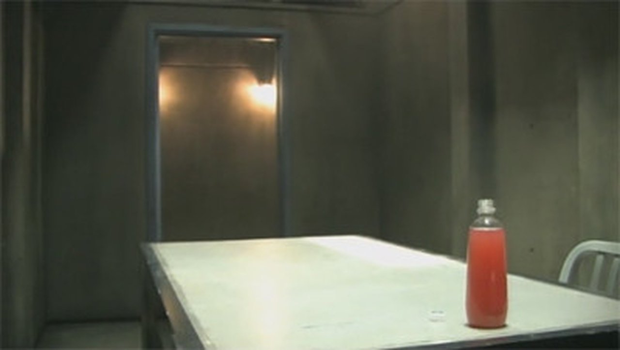 Battlestar Galactica - Season 0 Episode 9 : The Resistance (8)