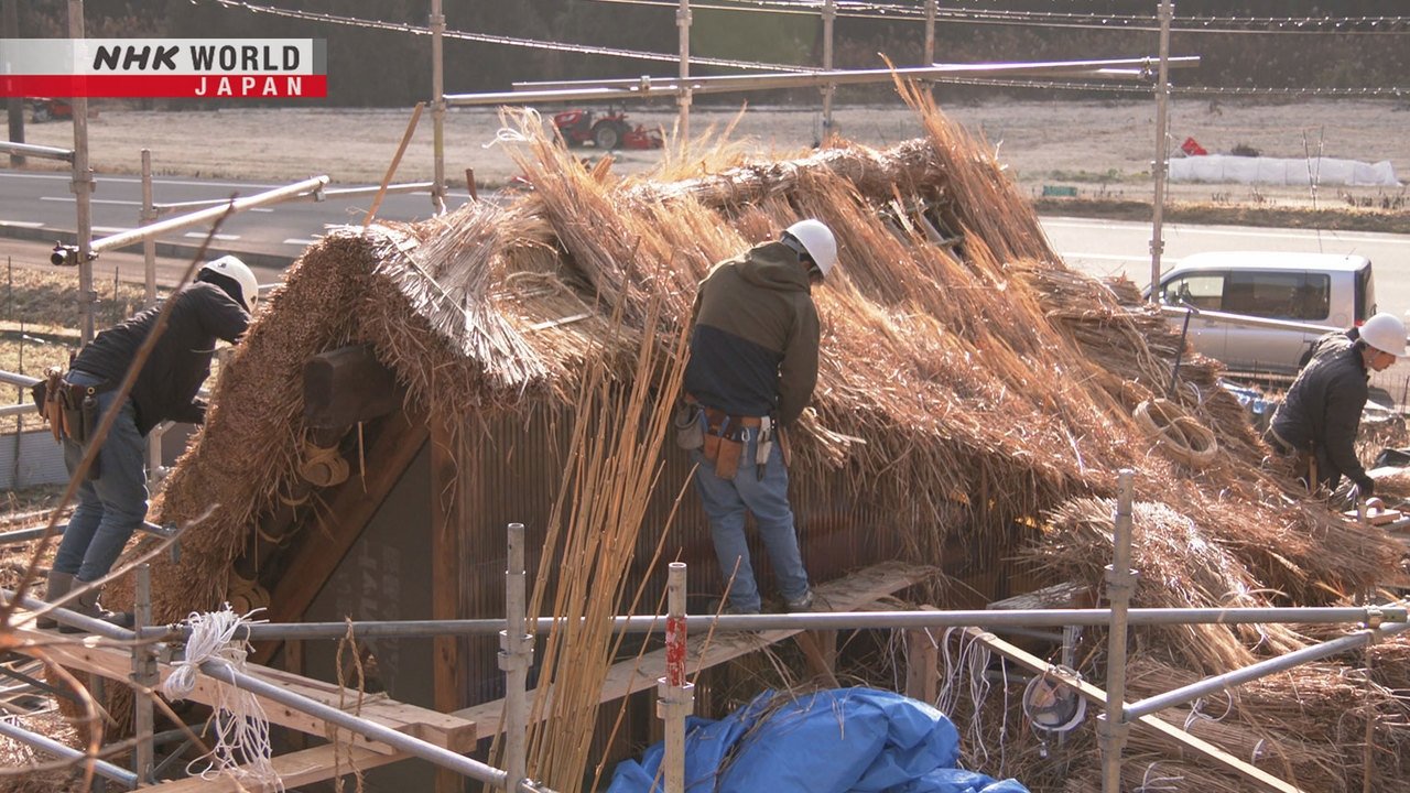 Hometown Stories - Season 11 Episode 26 : Building a Thatched-Roof, Building New Bonds