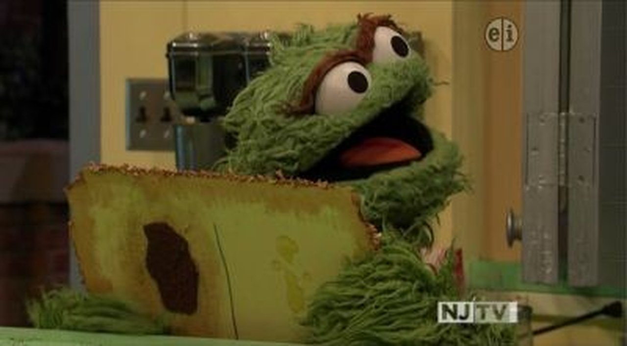 Sesame Street - Season 42 Episode 4 : Observe, Record and Annoy