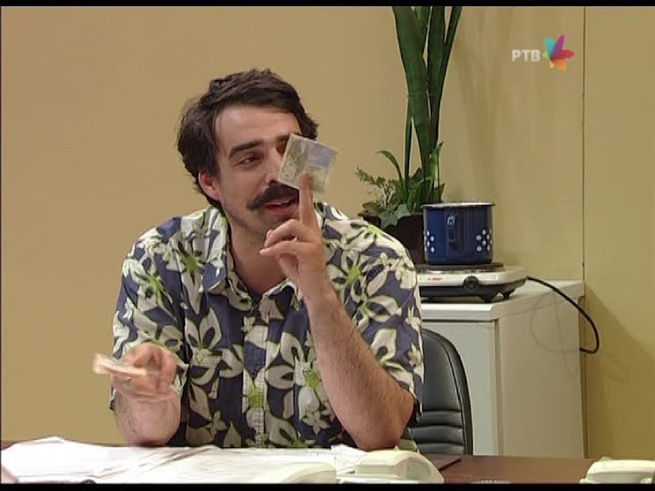 Government Job - Season 5 Episode 154 : 918 Dozvola