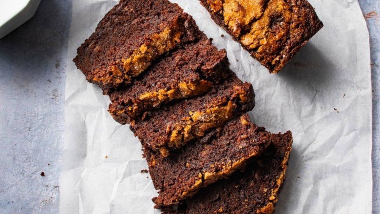 Cook's Country - Season 18 Episode 7 : Chocolate Baked Delights