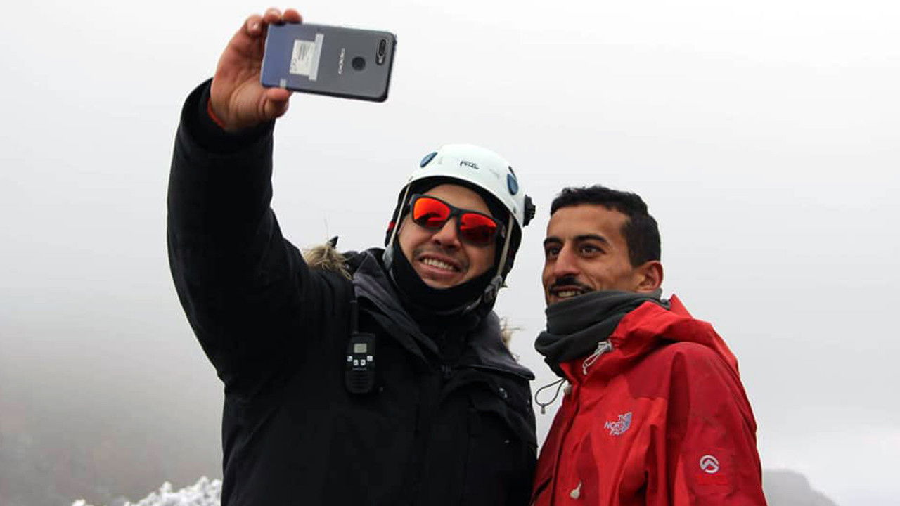 Twïza, L'Aventure Algérienne backdrop