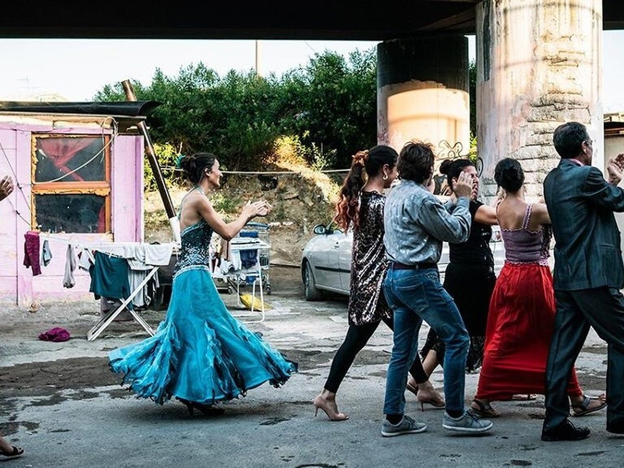 O Mar Lá Fora backdrop