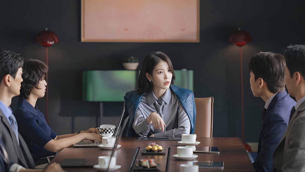 Vương Miện Hoàn Hảo - Backdrop 12