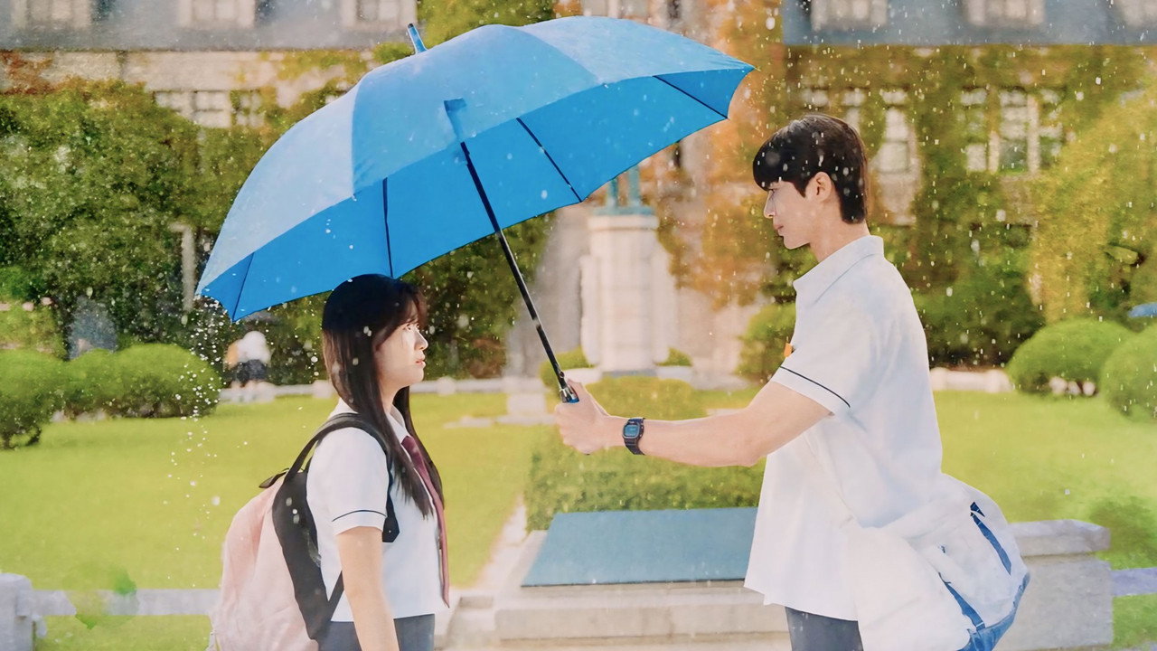 Cõng Anh Mà Chạy: Bản Giao Hưởng Của Những Nghịch Lý Thời Gian Và Mỹ Học Của Sự Cứu Rỗi cinematic still