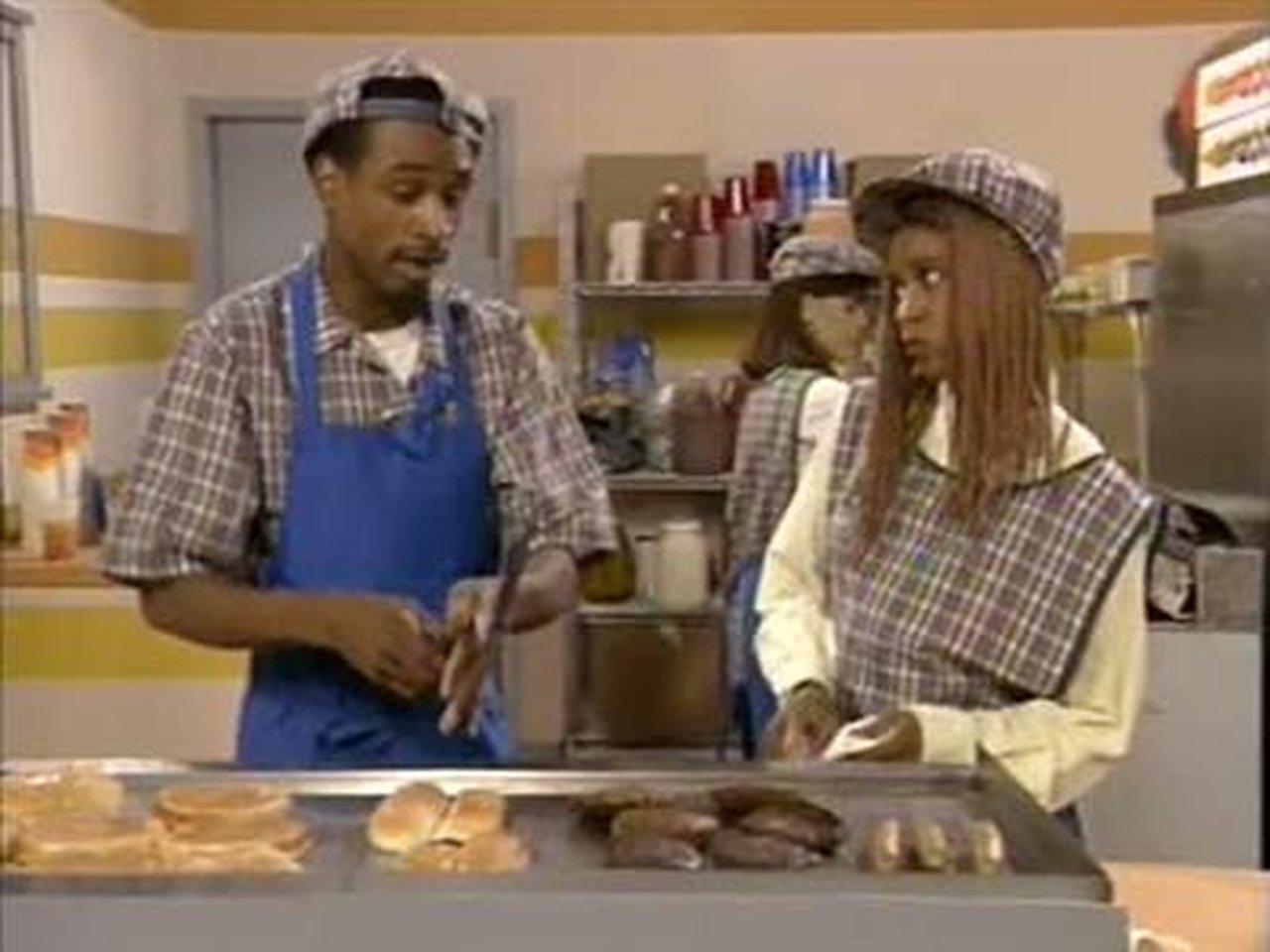 In Living Color - Season 3 Episode 21 : Anton And The Green Card