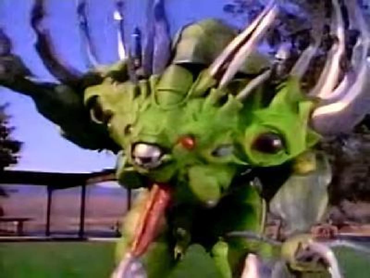 Power Rangers - Season 3 Episode 3 : A Friend in Need (3)